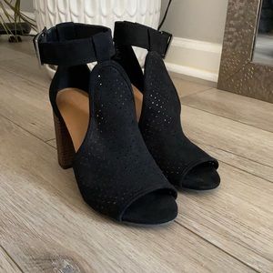 Universal Threads Ankle Strap Heel